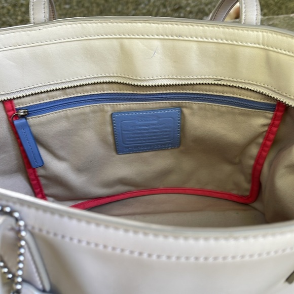 Vintage Leather COACH Shoulder Bag - Picture 10 of 13